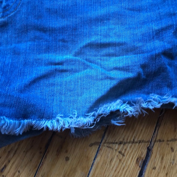 Guess Denim Shorts - Picture 3 of 6